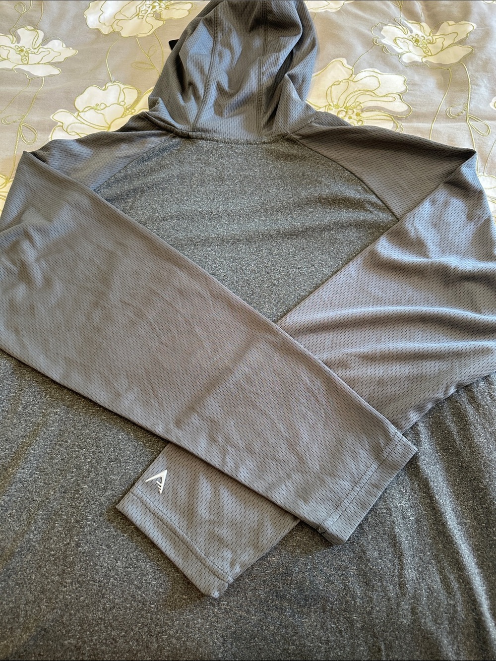 LA Rams Gray Long Sleeve Hoodie with Rams Logo - Picture 5 of 6